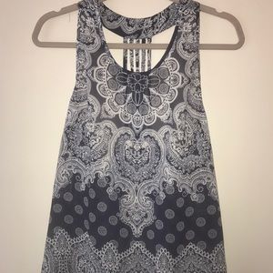 Sleeveless blue print top
